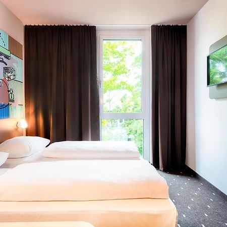 B&B Hotel Stuttgart-Neckarhafen Luaran gambar