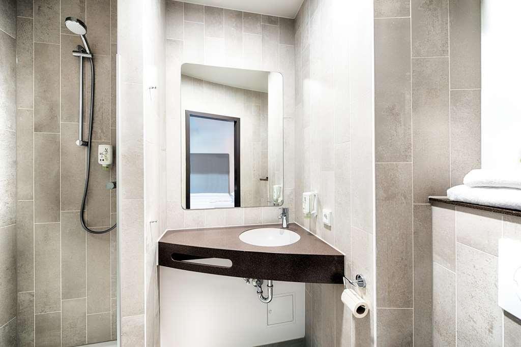 B&B Hotel Stuttgart-Neckarhafen Bilik gambar