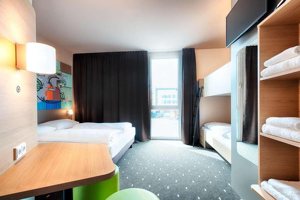 B&B Hotel Stuttgart-Neckarhafen Bilik gambar